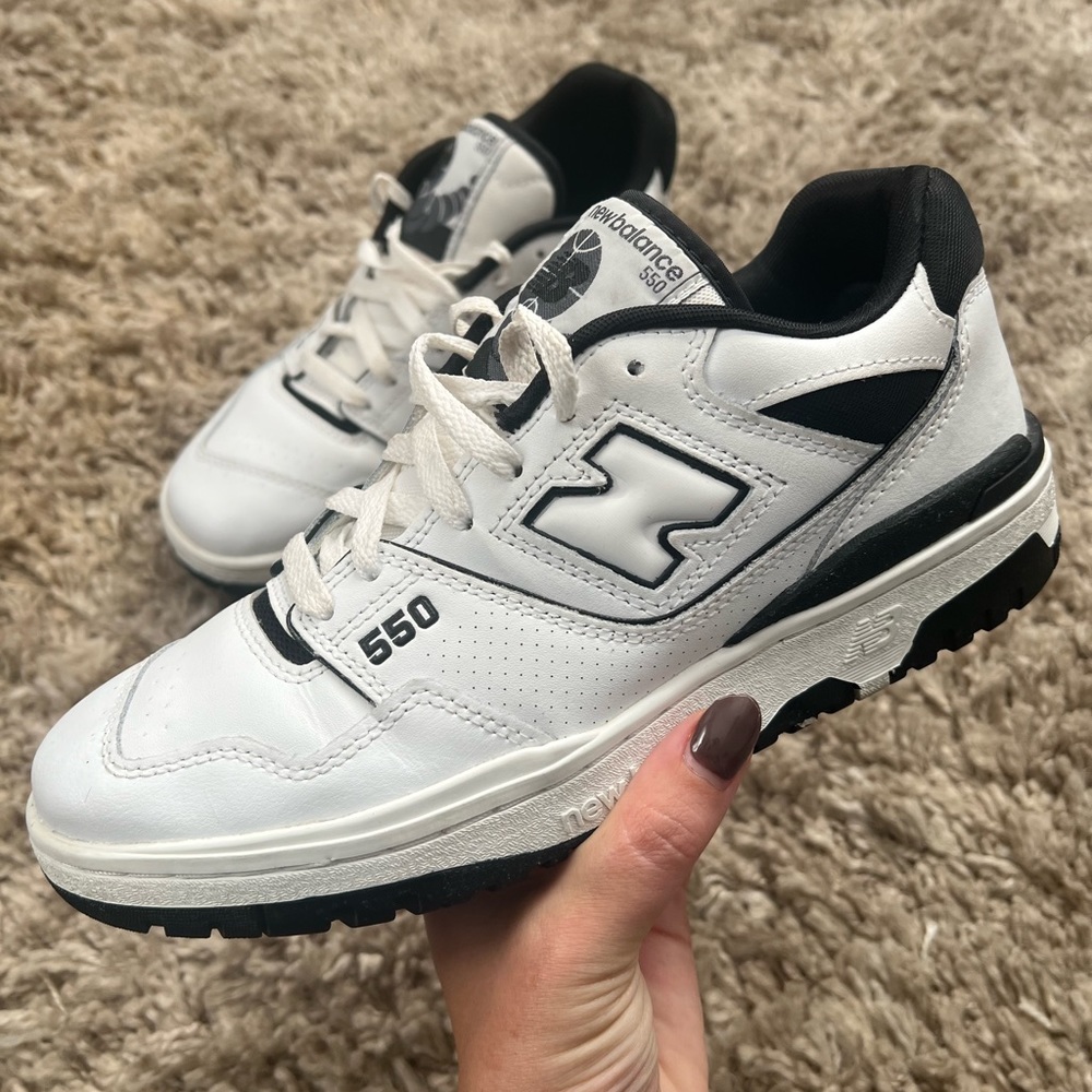 New Balance 550 men’s 7.5 women’s 9